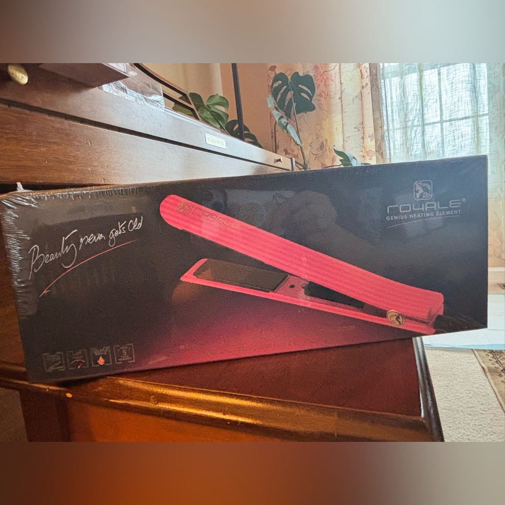 Royale Pink stripes Hair Straightener